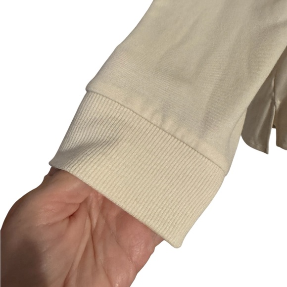 NWT #FALL2025🍁  FUN!! Cream Lip Print Top  PLUS: 2X   #CL - Picture 6 of 11